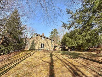 71 Ledgewood Rd, Claremont, NH 03743 - photo 3