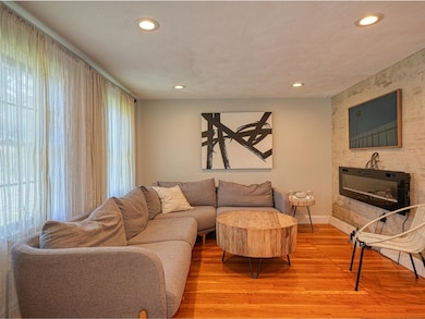 19 Mohawk Rd, Burlington, MA 01803 - photo 6