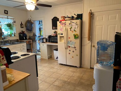 14 Trinity St unit 16, Claremont, NH 03743 - photo 3