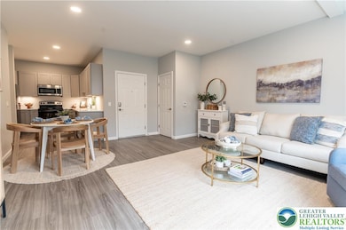 948 N Front St unit C-10, Allentown, PA 18102 - photo 4