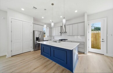 9417 Montridge Dr unit B, Houston, TX 77080 - photo 3