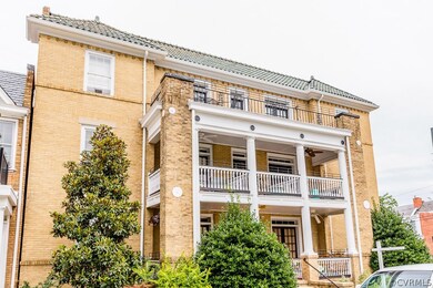 ENTRANCE TO 601 ROSENEATH IN THE HEART OF THE MUSE