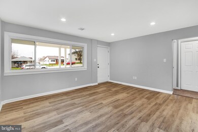 18 Compass Rd, Middle River, MD 21220 - photo 3