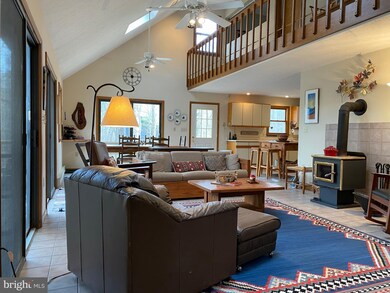 704 Amberwood Ln, Great Cacapon, WV 25422 - photo 7