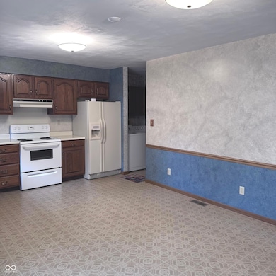 512 S Poplar St, Greensburg, IN 47240 - photo 5