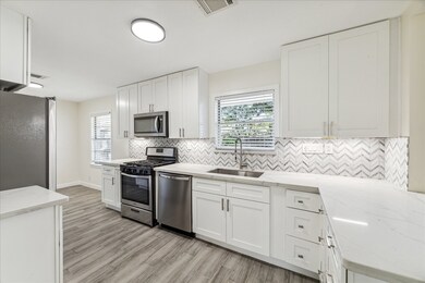 10121 Oboe Dr, Houston, TX 77025 - photo 7