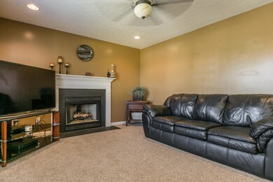 3825 Fieldside Cir-24