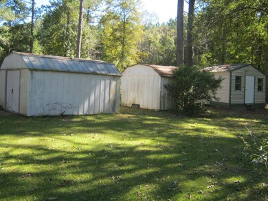 1070 Page Dr, McComb, MS 39648 - photo 5