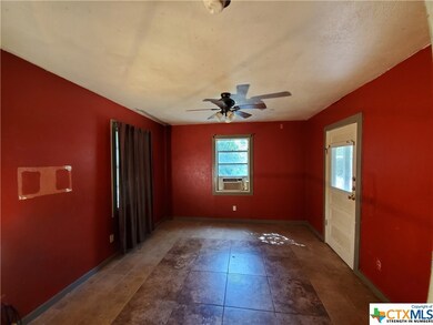 402 Saltillo St, San Marcos, TX 78666 - photo 5