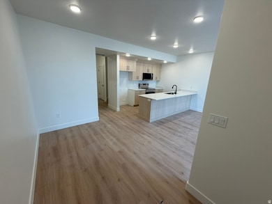 257 W 690 N, Smithfield, UT 84335 - photo 3