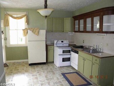 131 West St, Louisa, VA 23093 - photo 2