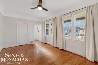 1332 Wayburn St, Grosse Pointe, MI 48230 - photo 3