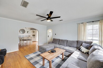 5910 E Mockingbird Ln, Dallas, TX 75206 - photo 2