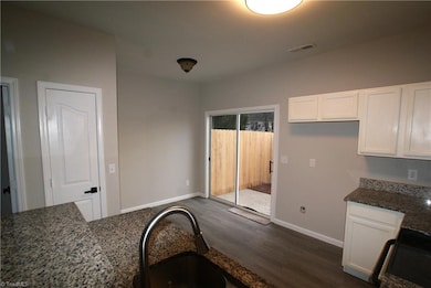 4134 Tarrant Trace Cir, High Point, NC 27265 - photo 7