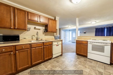 1806 Avenue G, Kearney, NE 68847 - photo 5