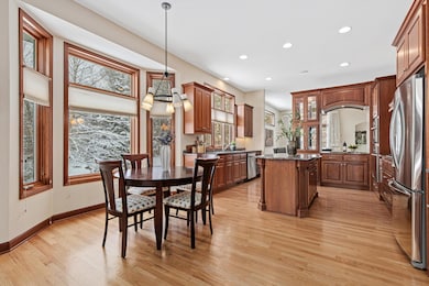 2202 Midland View Ct N, Saint Paul, MN 55113 - photo 7