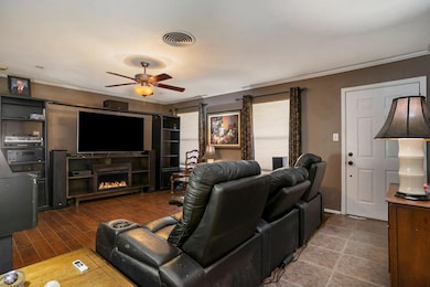 709 Hurstview Dr, Hurst, TX 76053 - photo 6