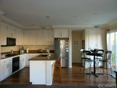 Spacious Kitchen & Nook!