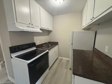 3432 Wichita Place unit D, Greensboro, NC 27405 - photo 6