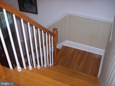 8007 Hillcrest Dr, Manassas, VA 20111 - photo 5