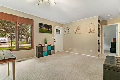 2702 Hawk Ln, Rolling Meadows, IL 60008 - photo 3