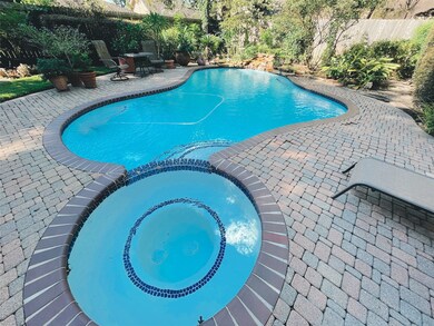 5007 Hollow Bend Ct, Houston, TX 77018 - photo 6