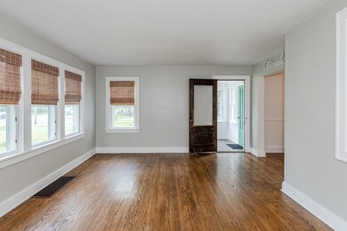 631 S Main 11