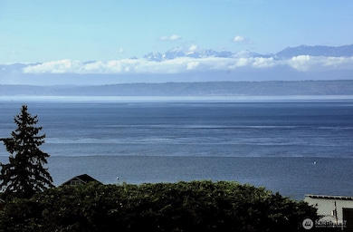 1411 Manor Way, Freeland, WA 98249 - photo 2