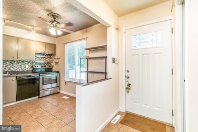 151 Bourbon Ct, Parkville, MD 21234 - photo 3