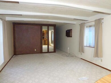 810 N Woodland Dr, Mandan, ND 58554 - photo 5