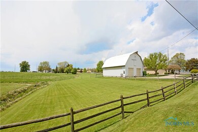 842 Pemberville Rd, Woodville, OH 43469 - photo 2