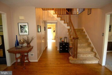 7828 Lakeland Valley Dr, Springfield, VA 22153 - photo 2