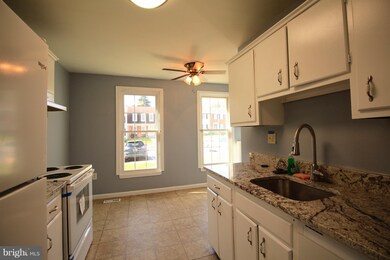 11709 Trophy Ct, Germantown, MD 20876 - photo 4
