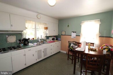 164 E Main St, Leola, PA 17540 - photo 5