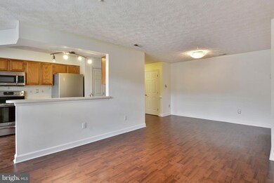 2408 Forest Edge Ct unit 104M, Odenton, MD 21113 - photo 7