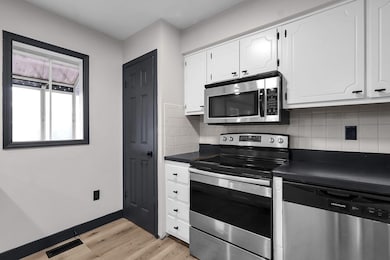 9-web-or-mls-2436-hardesty-dr-s-4