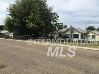 323 S Diamond St, Nampa, ID 83686 - photo 3