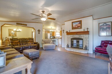 122 Blue Moon Ct, Springtown, TX 76082 - photo 5