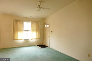 1815 Vincenza Dr unit A, Sykesville, MD 21784 - photo 4