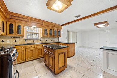 3075 Charter Oaks Dr, Houston, TX 77093 - photo 6