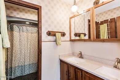 105 Chestnut St, Three Oaks, MI 49128 - photo 6