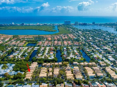 East Hollywood. Close to the beach, golf course and North Lake.