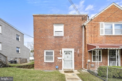 4025 1st St SW, Washington, DC 20032 - photo 2