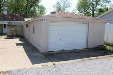 238 N Wiggs St, Griffith, IN 46319 - photo 4