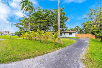 535 N Biscayne River Dr unit 1, Miami, FL 33169 - photo 2