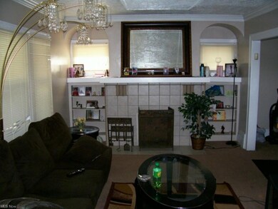 900 Greyton Rd, Cleveland, OH 44112 - photo 2