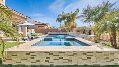 HOT TUB/POOL