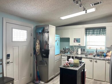 1566 Black Forest Dr, Lakeland, FL 33810 - photo 6