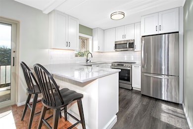 Newport Towers West unit 4G, Harrison, NY 10528 - photo 7