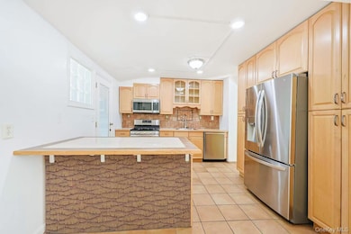 15 Mayflower Ln, East Setauket, NY 11733 - photo 7